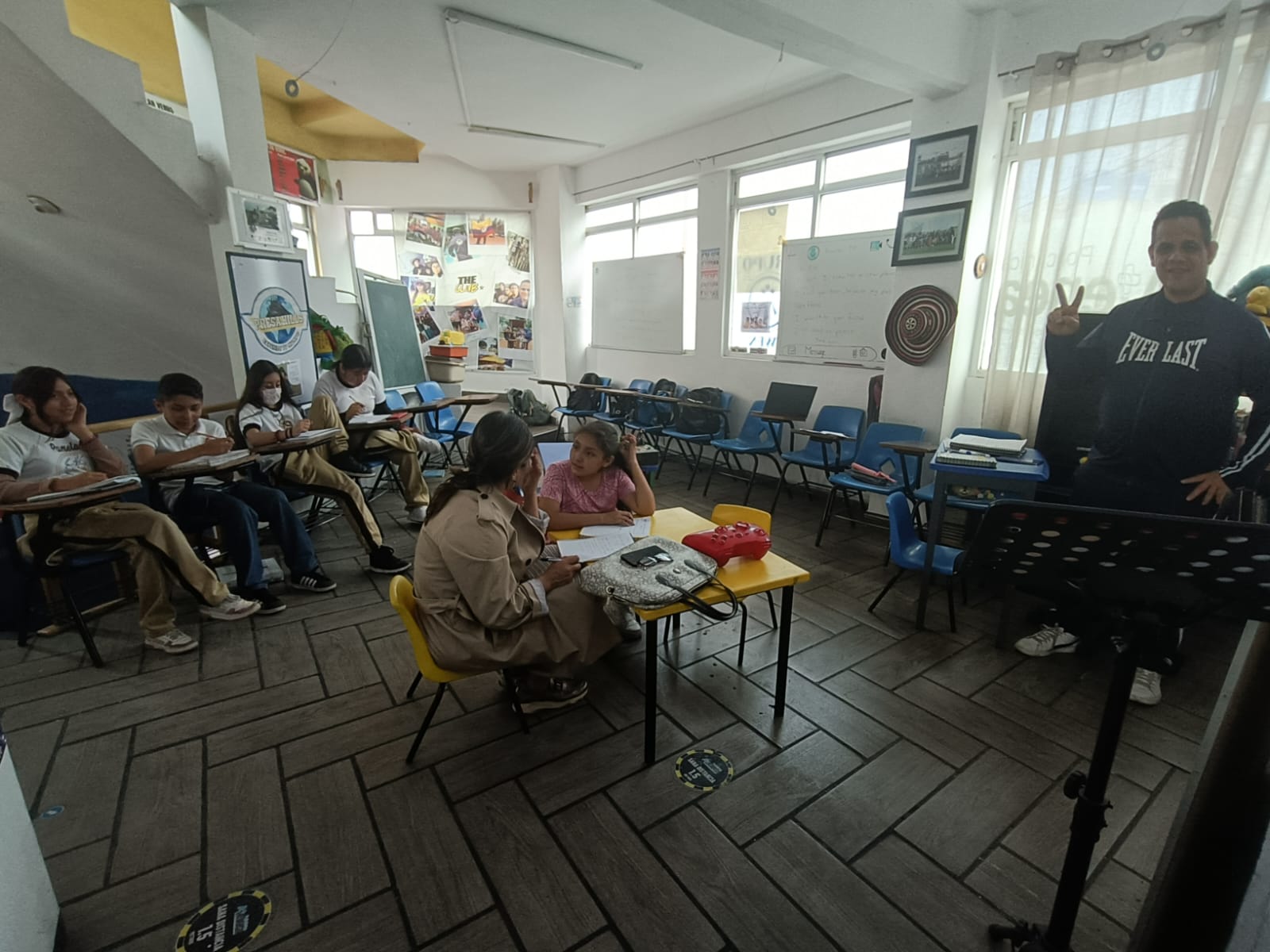 Clase en sesión con el fundador Jorge Reyes Morales